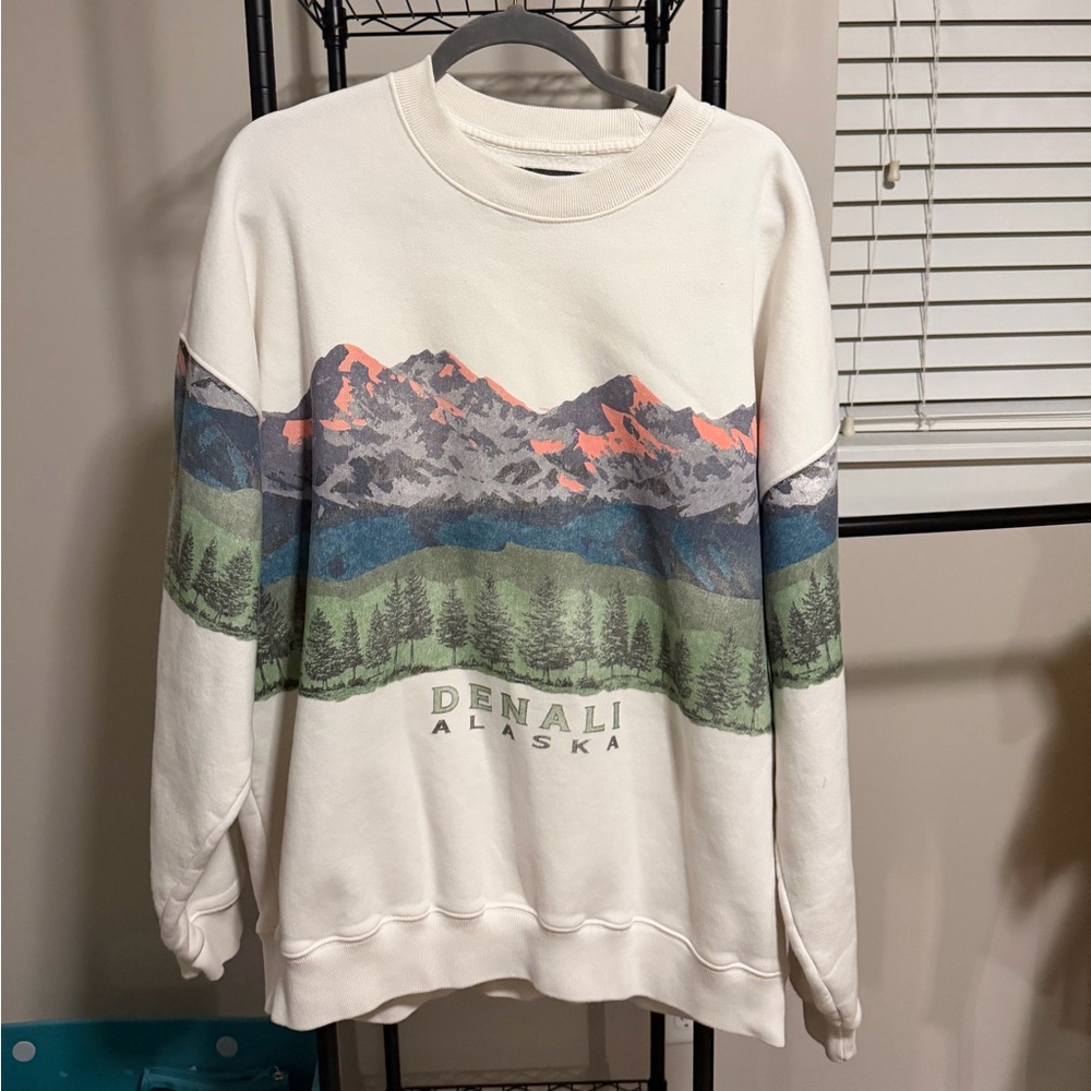 Abercrombie & Fitch Mountain Landscape Crewneck Sweater